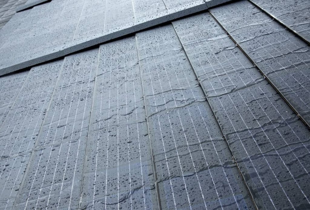 Estas tejas solares cuestan la mitad que las de Tesla