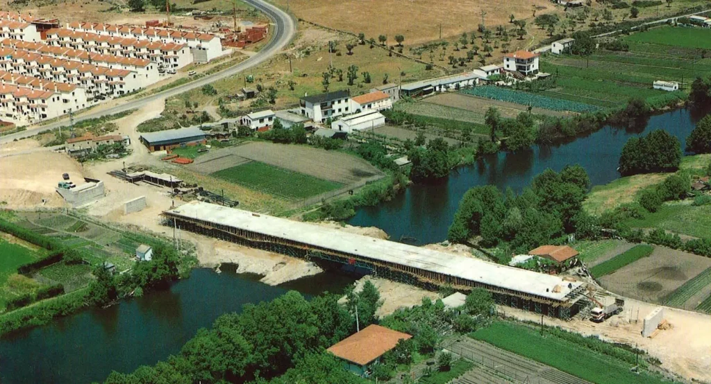 Construcción del Puente sobre el Río Jerte: Un Emblema para Plasencia