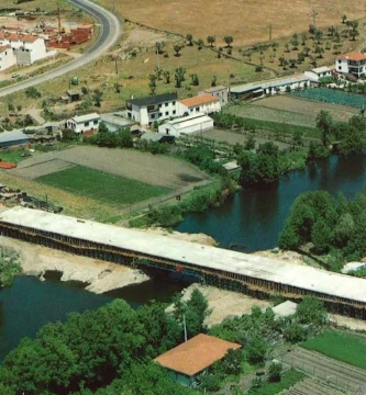 Construcción del Puente sobre el Río Jerte: Un Emblema para Plasencia